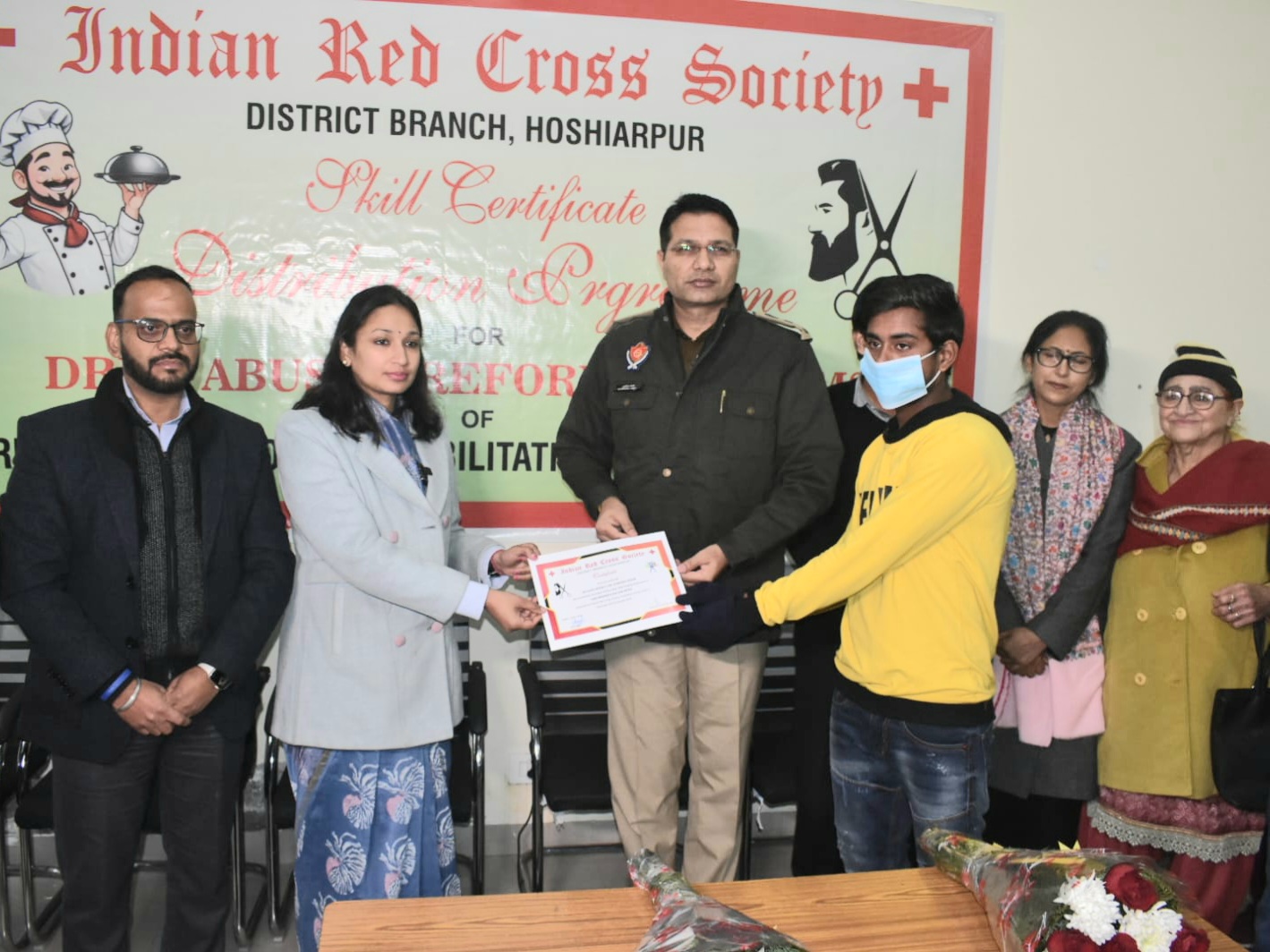 District Red Cross Society made youths who gave up drugs self-reliant